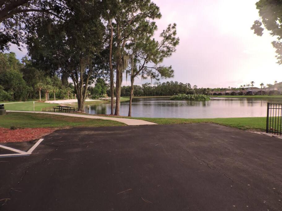 Enchanting Escape 3 Bedroom Minutes From Disney! Kissimmee Exteriör bild